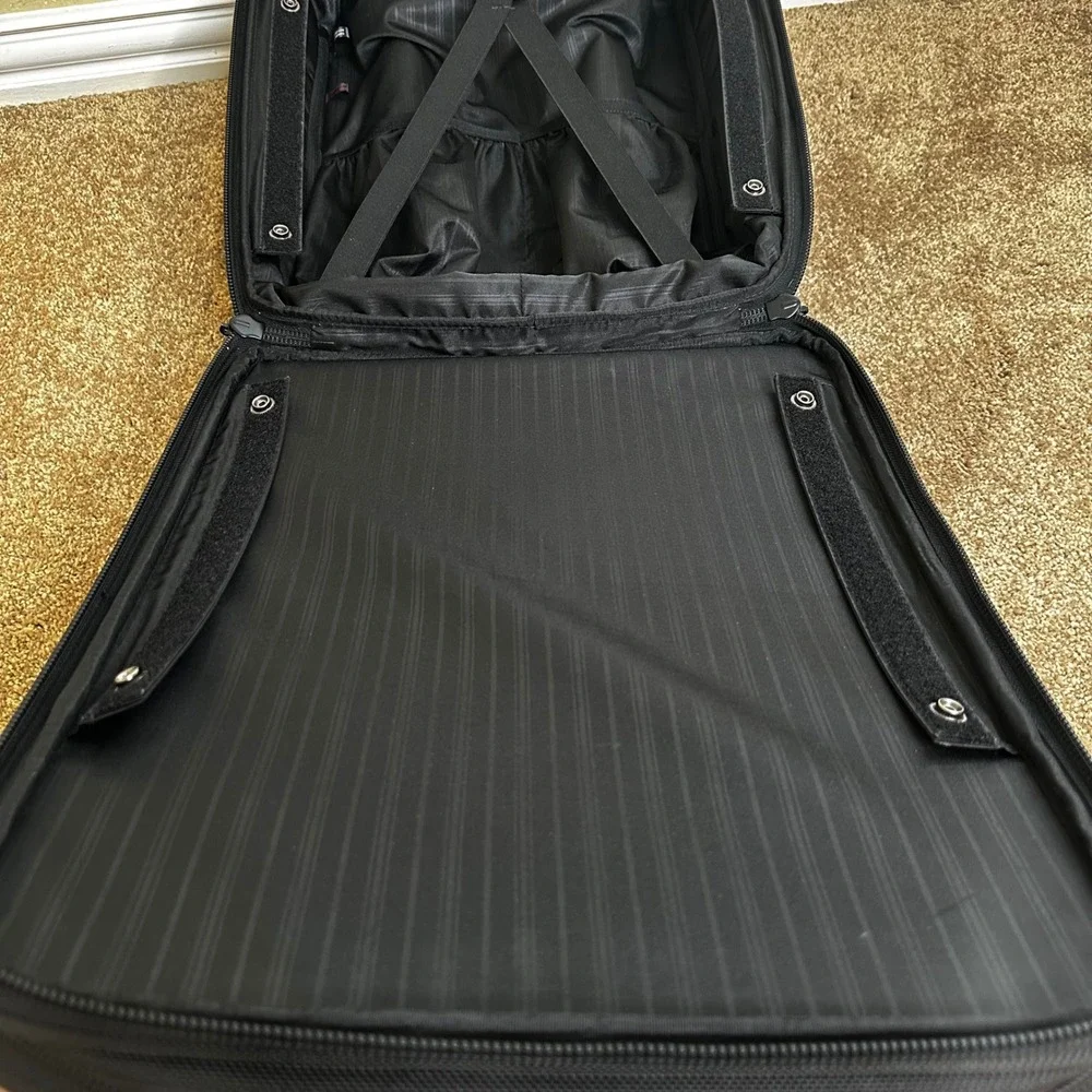 TUMI Alpha Black Ballistic Nylon Office Expandable Carry-On Roller Bag 26126DH